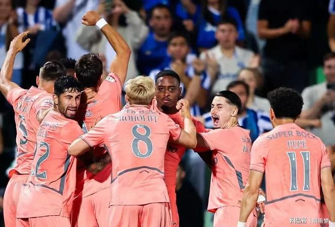 威尼斯人 -荷甲赛程吃紧；本菲卡今晨强势反弹；目标明确；身体对抗强度拉满(减震顶胶坏了最大危害)