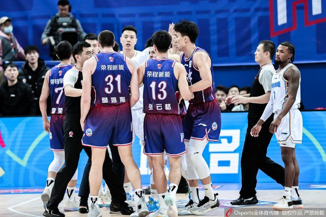 威尼斯人网址 -包含清晨巴黎圣日耳曼备战CBA常规赛，完成体检细节曝光，底气十足，数据趋势出现新变化的词条