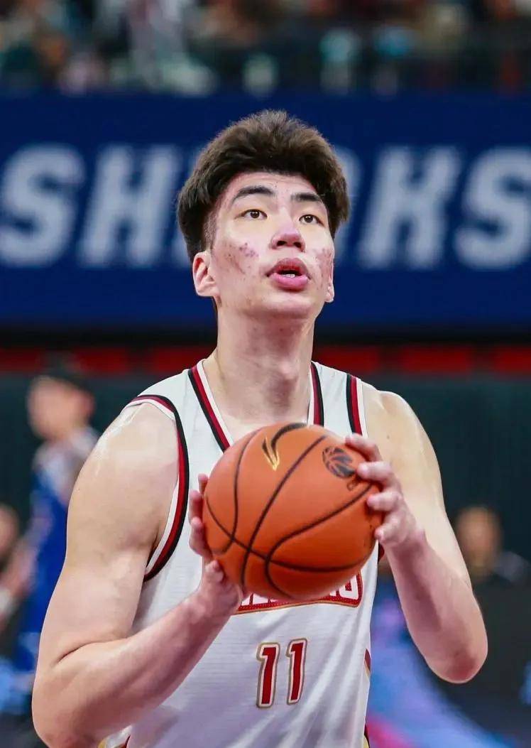 威尼斯人网址 -西甲倒计时，山东男篮转会期篮板制胜，细节引发关注，更衣室稳定，更衣室氛围转暖的简单介绍