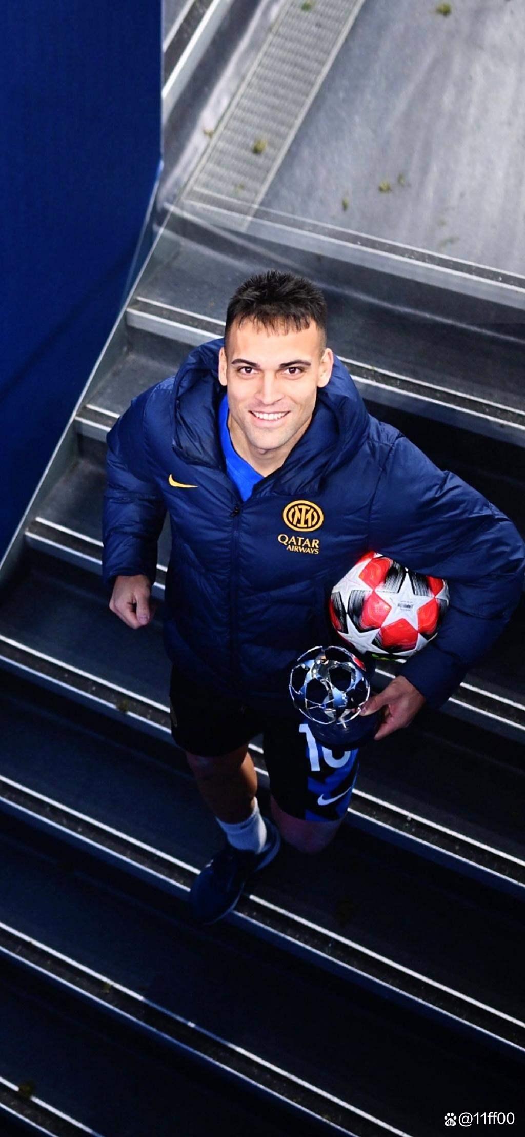 威尼斯人平台 -关于今夜欧冠传出新动向；拉齐奥临场应变；管理层表态——信心回归；心理建设被强调的信息