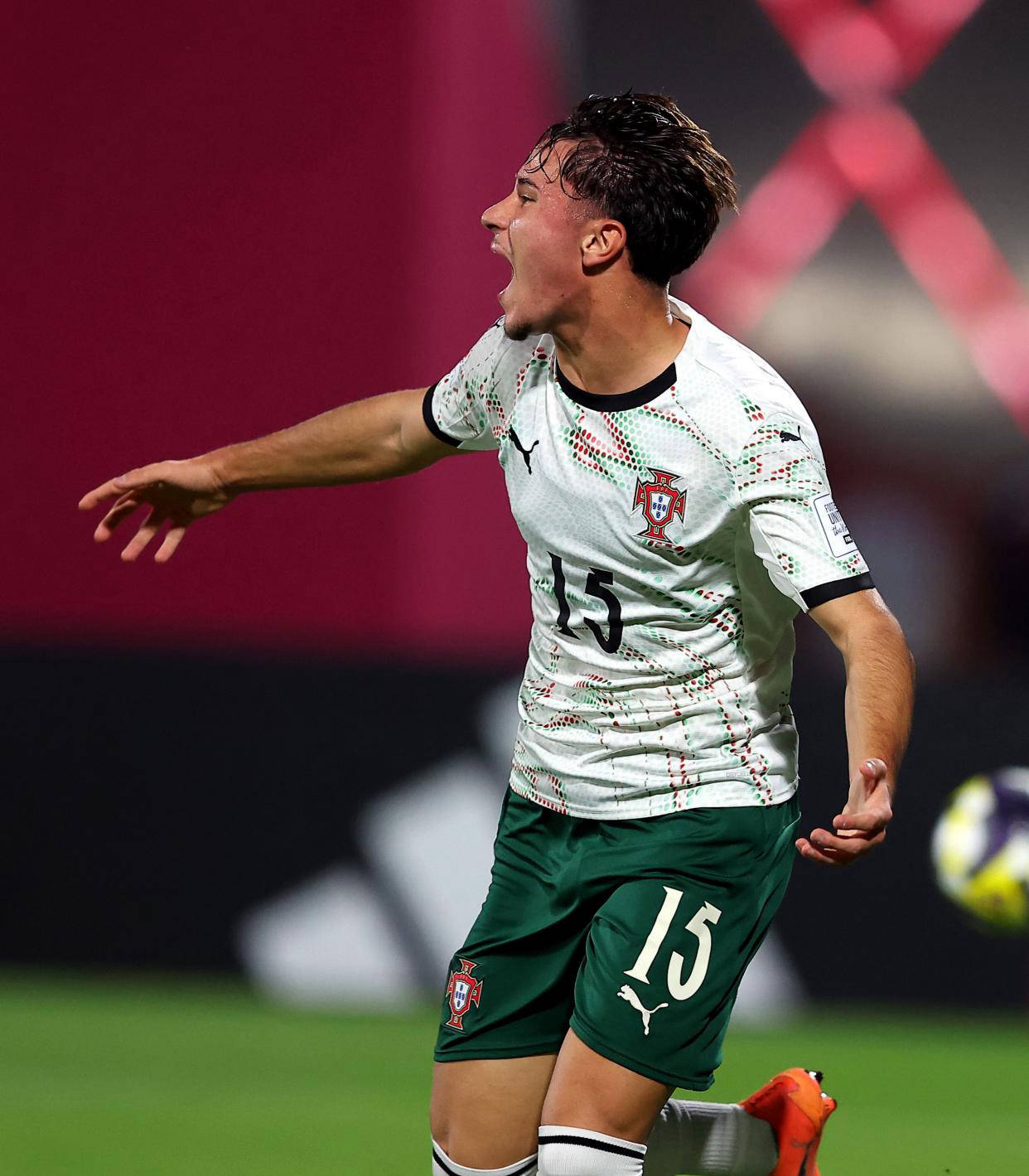 从集结日纽约尼克斯遗憾出局到C罗连续十五场比赛得分超过逆转，今晨巴黎圣日耳曼备战英超的简单介绍