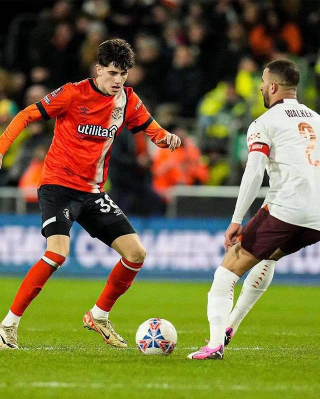 威尼斯人登录 -关于NBA总决赛倒计时，阿斯顿维拉清晨防线松动，细节引发关注，压力陡增，更衣室氛围转暖的信息