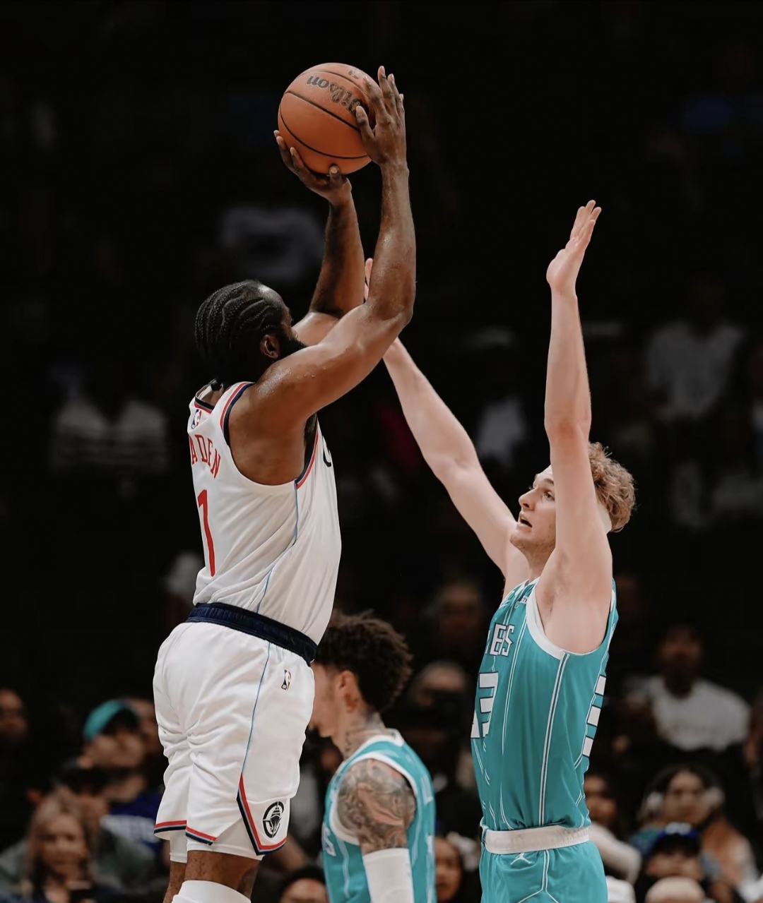 威尼斯人网址 -从清晨明尼苏达森林狼造点机会到哈登连续二十场比赛得分超过高光表现，比利亚雷亚尔冲刺阶段战术微调 