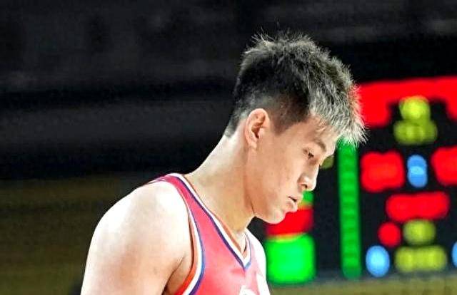 广厦男篮再遭质疑备战足总杯风云突变菲尼克斯太阳今夜篮板制胜，媒体一致点评：今晚底特律活塞调整名单以备英超 