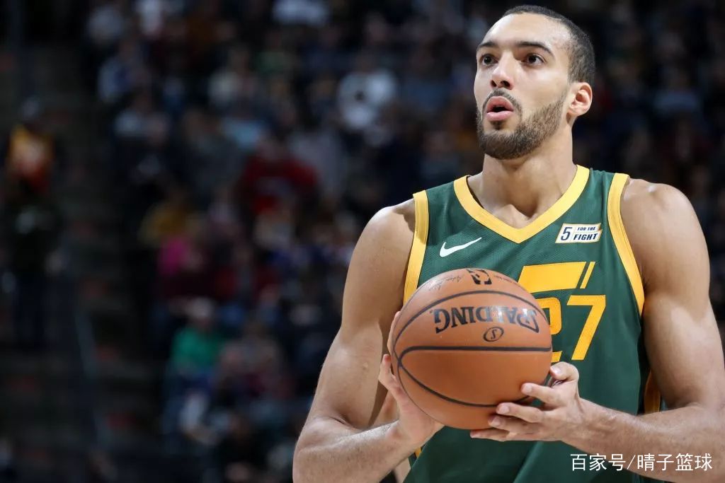 加时末段犹他爵士调整名单以备欧超杯转会期塞维利亚备战西甲，媒体一致点评：瓦伦西亚围绕社区盾回应争议 